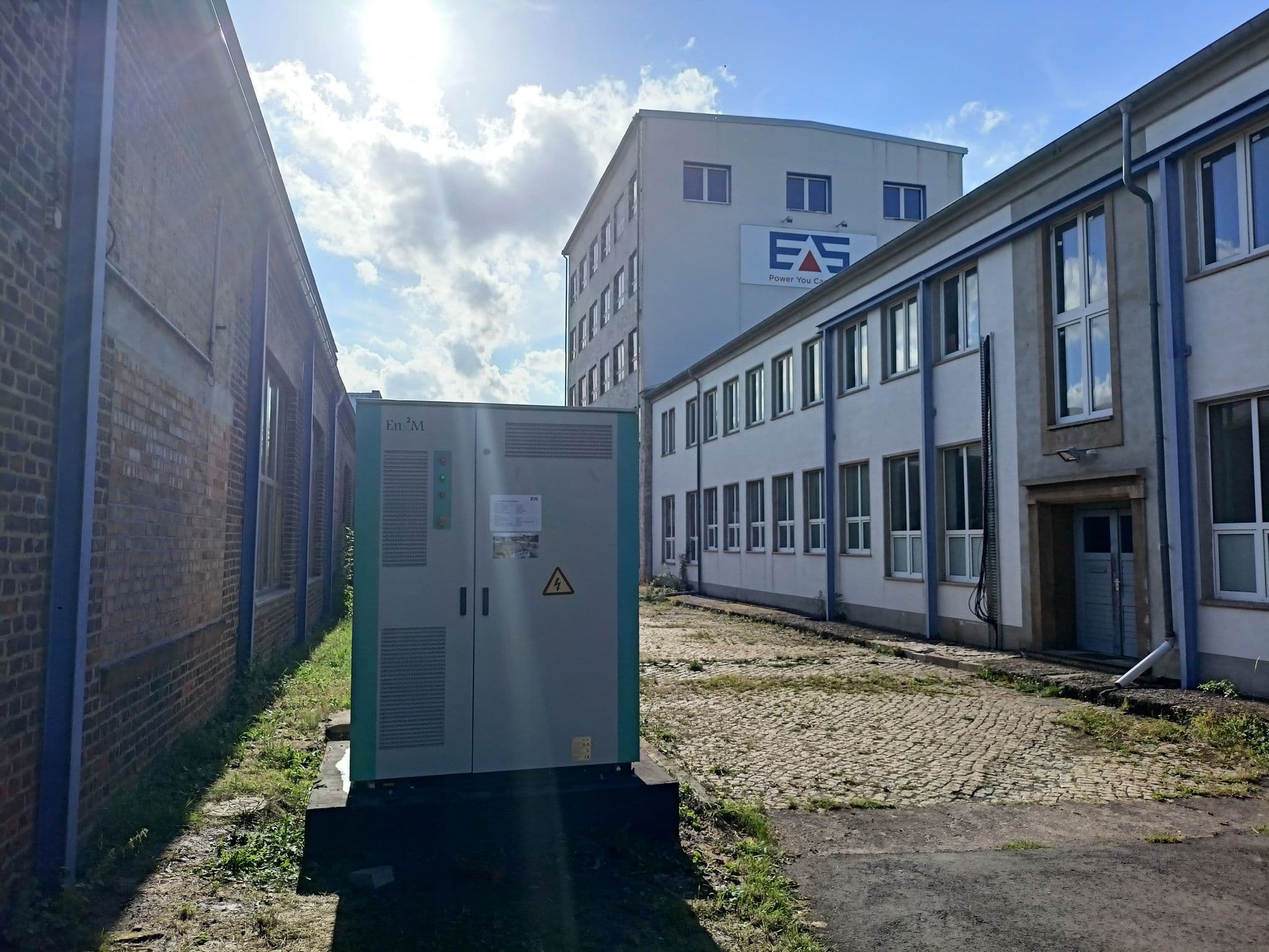 Eng2Move Delivers First In-Grid Microgrid Solution to Industry User in Germany